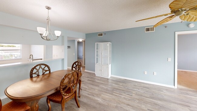 7301 29th Avenue Dr W unit 202, Bradenton, FL 34209 - photo 2