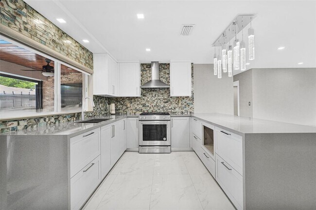 4225 SW 133rd Ct, Miami, FL 33175 - photo 3