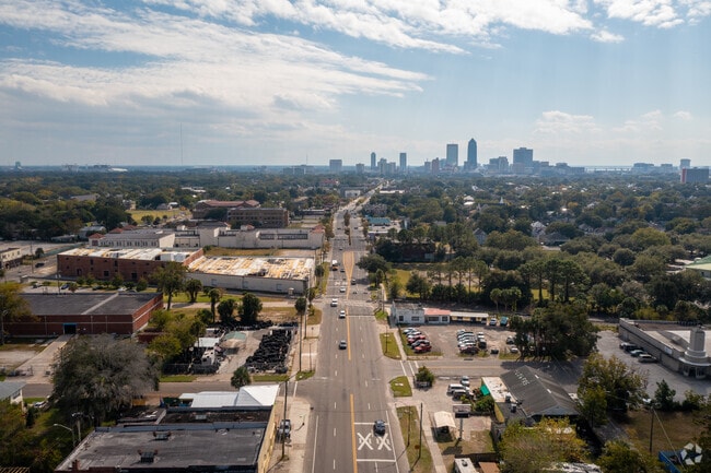 Locals can take Main street straight into downtown Jacksonville, FL.