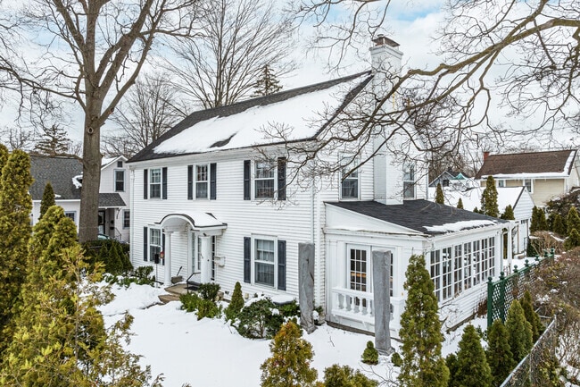 The McLaughlin neighborhood has some beautiful Colonial-style homes.