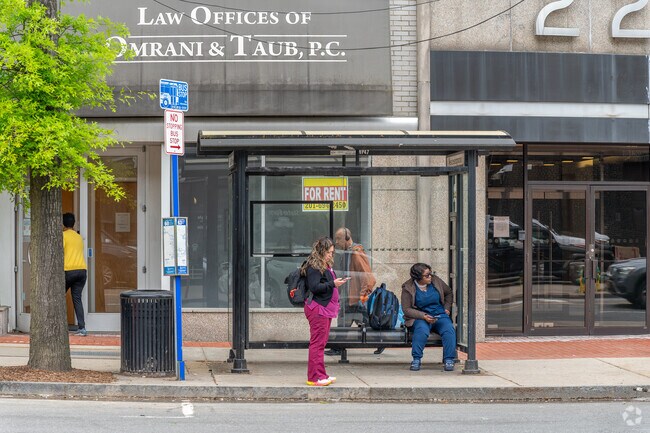 Those living in Highlands can easily get around White Plains using the county buses which stop on Mamaroneck Avenue.