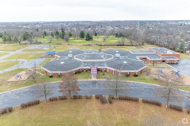 The student population of Southern Elementary School is 494 and the school serves K-5.