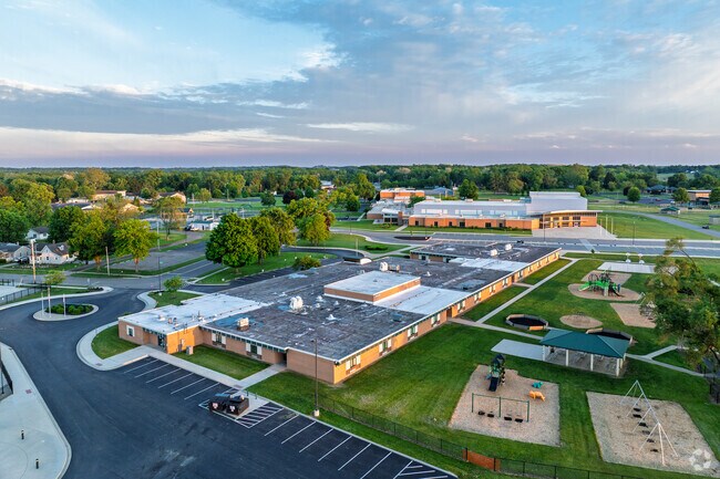 Sylvester Elementary School's teachers are rated as C+ on Niche.