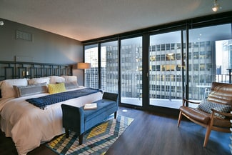 230 N Columbus Dr, Chicago, IL 60601