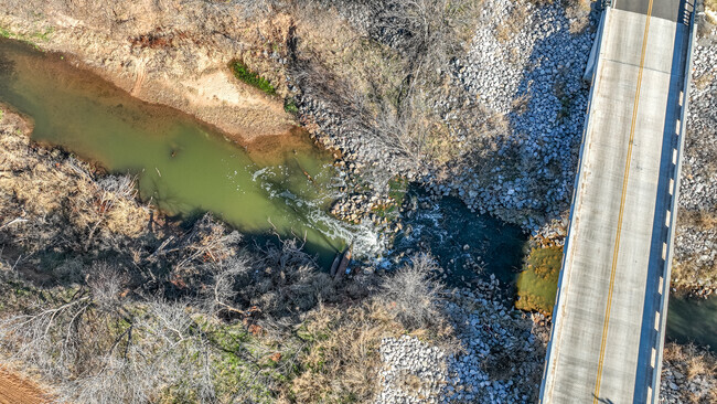 Ninnekah is a Choctaw word meaning dark waters. You will find Ninnekah running through town.