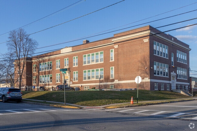 Linden's School No. 5 ranks 562 in New Jersey Elementary Schools on State Tests.