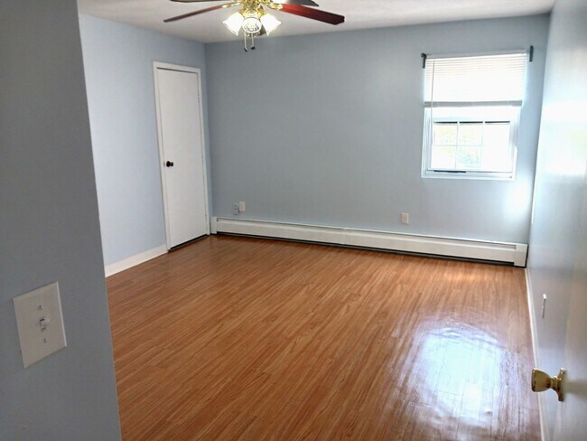 1701 Smith St unit 1701 Smith Unit 302, North Providence, RI 02911 - photo 7