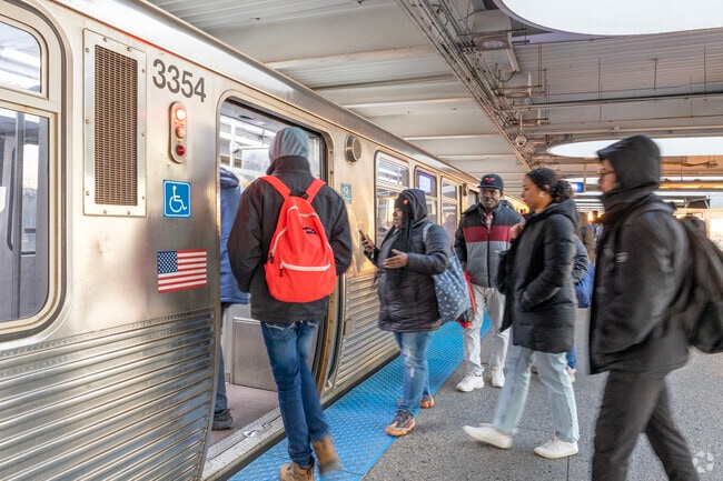 Park Ridge quickly connects to downtown Chicago in 30mins at the Rosemont Blueline CTA stop.