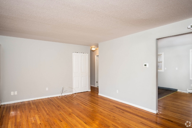 14 Revere Dr unit 1 Bedroom, Bloomfield, CT 06002 - photo 6