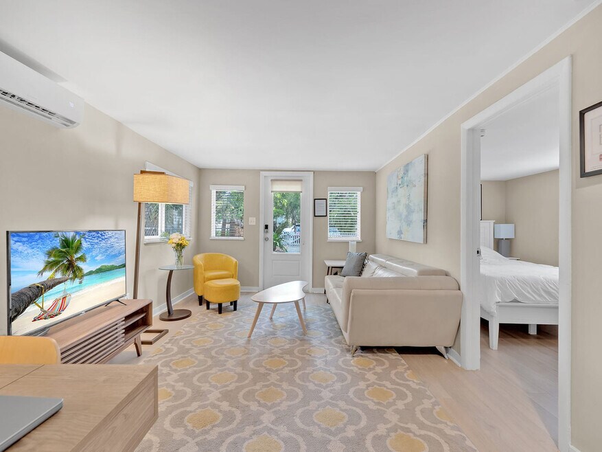 1034 NE 36th St unit ID1261569P, Oakland Park, FL 33334 - photo 1