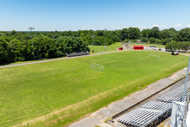 The student population of Reidland Intermediate School is 214 and the school serves 4-5.