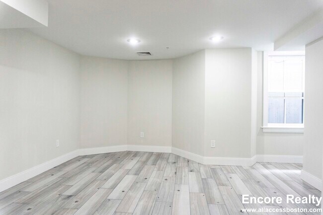 79 Linden St unit 7, Allston, MA 02134 - photo 4