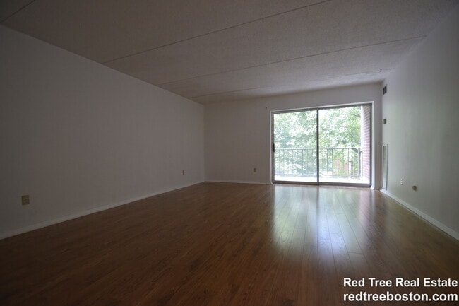 50-56 Broadlawn Park unit 3, Chestnut Hill, MA 02467 - photo 2