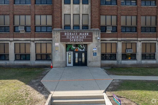 Students that live in West Allis can attend Horace Mann Elementary School.