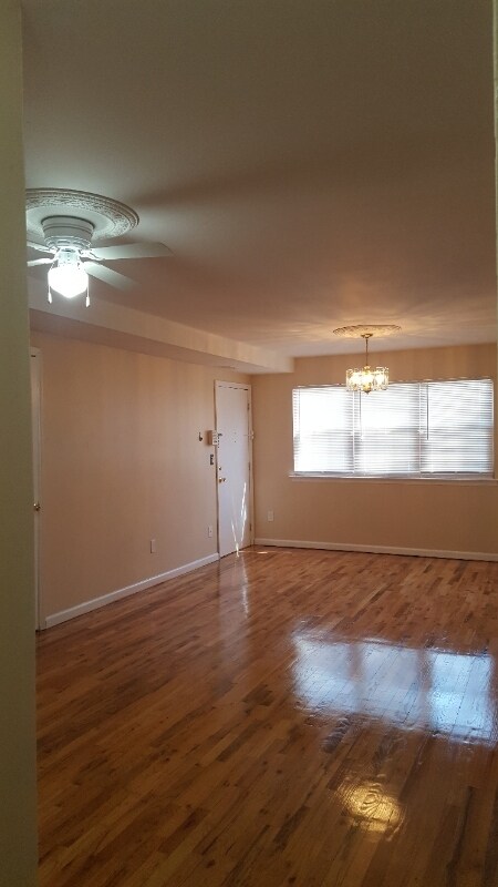 266 College Dr, Edison, NJ 08817