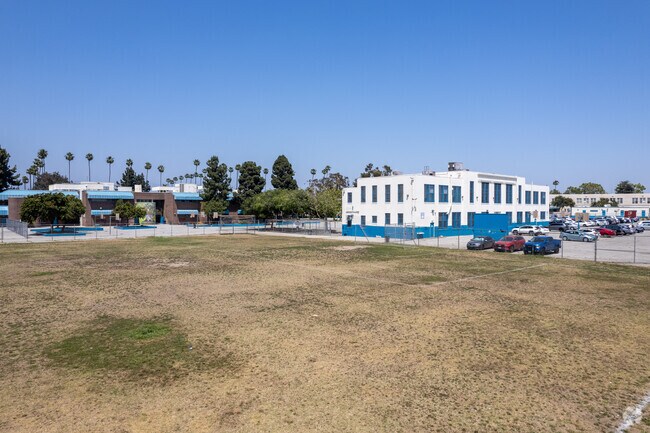 Johnnie Cochran, Jr., Middle School
Public Middle School
Mid City, Los Angeles CA