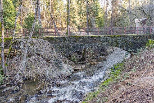 There's beatiful scenery everywhere you look in Grass Valley.