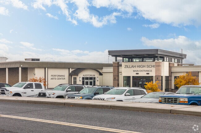 Zillah High School offers dual-credit options with Yakima Valley College for Zillah teens.