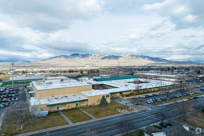 Payson High School serves the Santaquin neighborhood.