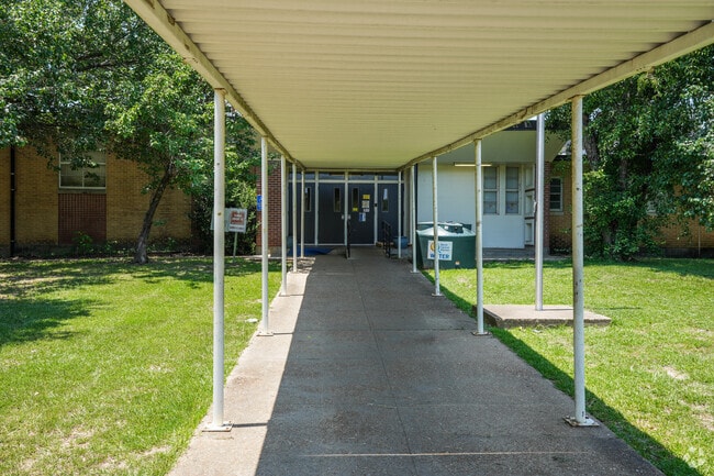 Lake Elementary School, situated in Jackson, is a cornerstone of the local community.