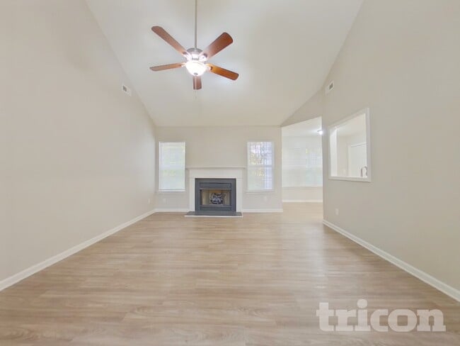 5020 Osage Cir, Charlotte, NC 28269 - photo 2