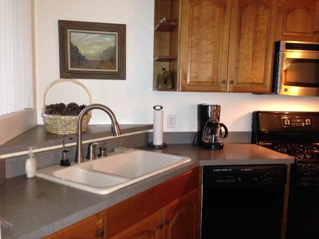 1401 N Fourth St unit Building 8, Flagstaff, AZ 86004 - photo 6