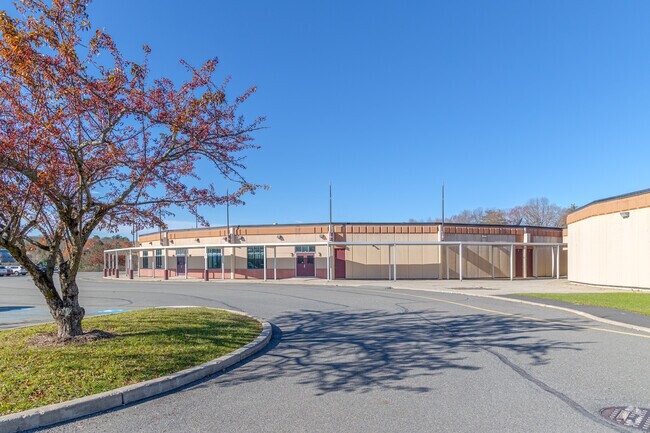 Stroudsburg Intermediate Elementary School, PA, is where young minds get a balanced education.