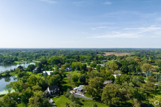 Robert Meadow Hill is a wonderful neighborhood in Wauconda, IL.
