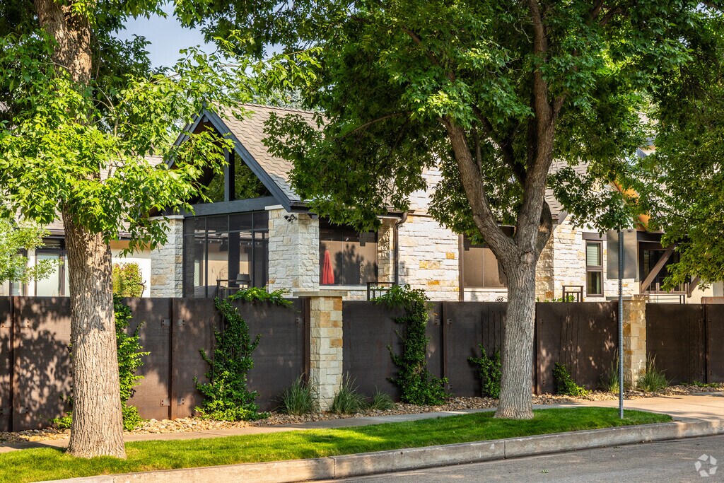 Oakwood School occupies a residential style building.