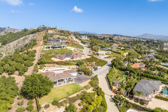 Large single story estates can be found climbing the hills of the Ventura Hills area.