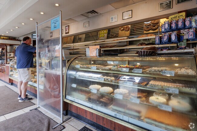 At close to discount prices, B&W Bakery is a well loved bakery in Hackensack, NJ.