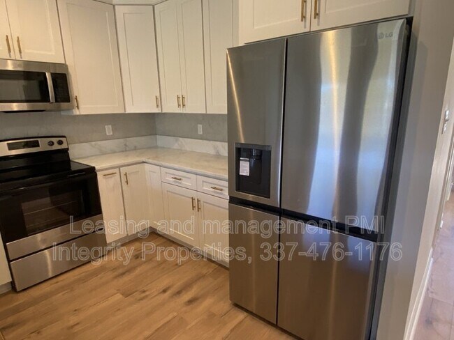 8550 Cat Rd unit B, Maurice, LA 70555 - photo 4