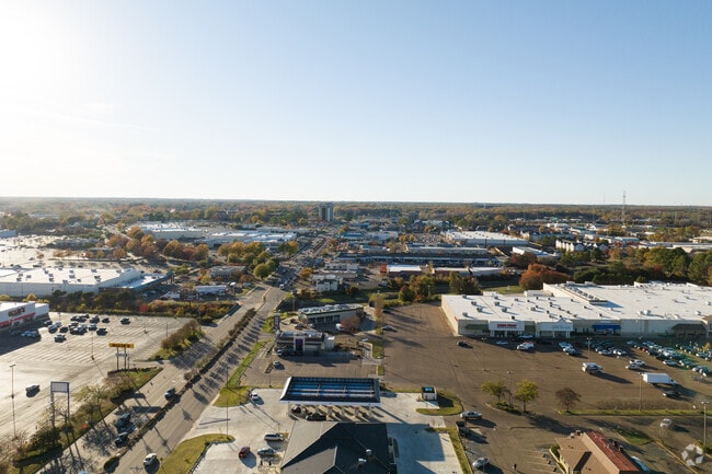 Discover the vibrant city of Ridgeland, MS, where 24,340 residents call Jackson's heart home.