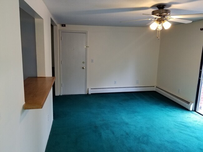 80 English Village Rd unit King Richard, Manchester, NH 03102 - photo 7