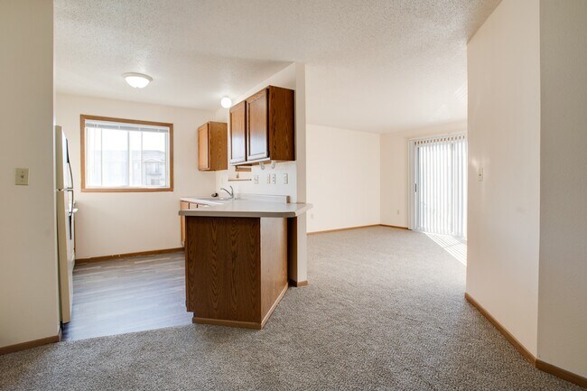 Dock 9 Apartments, Fargo, ND 58103 - photo 2