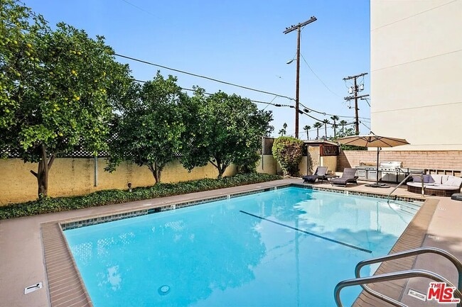 Bakman Towers unit 201, North Hollywood, CA 91601 - photo 5