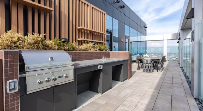 1125 W Carroll Ave, Chicago, IL 60607 - photo 6