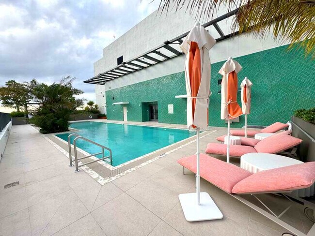 11 NE 6th St unit ID1373691P, Miami, FL 33132 - photo 5