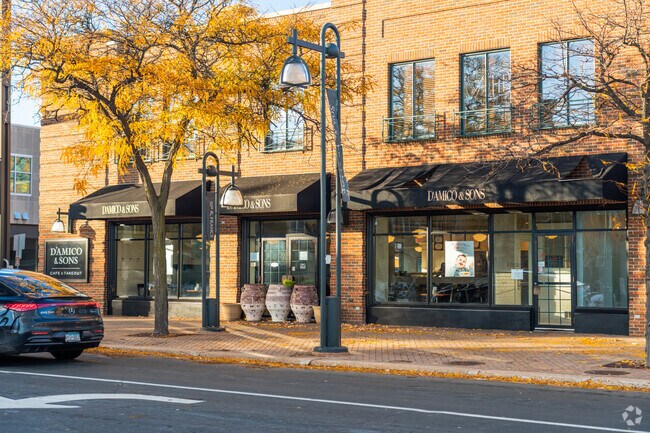 D'Amico & Sons offers flavorful, fresh Italian pasta and pizza plus many other dishes.