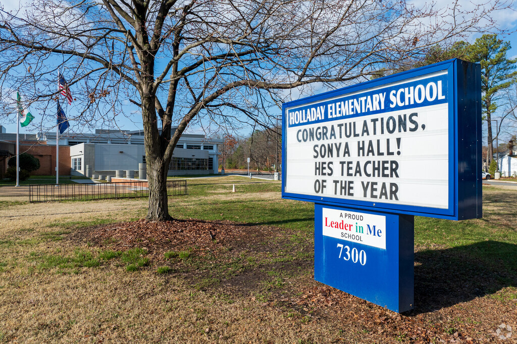 The entrance to Elizabeth Holladay Elementary School.