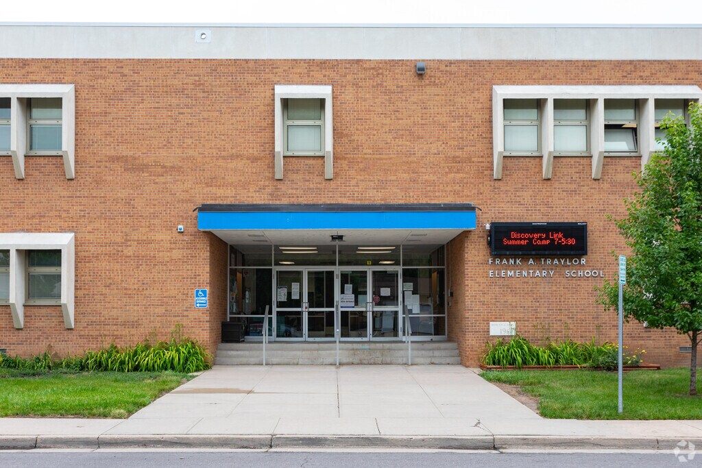Traylor Elementary School is a public school located in Denver.