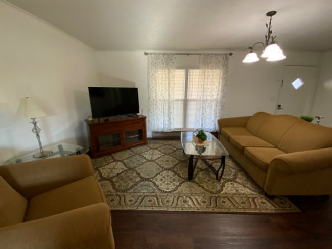 701 Carson St unit A, Greeneville, TN 37743 - photo 3