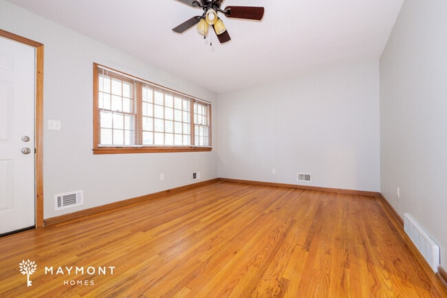 4201 S Delaware Ave, Independence, MO 64055 - photo 5