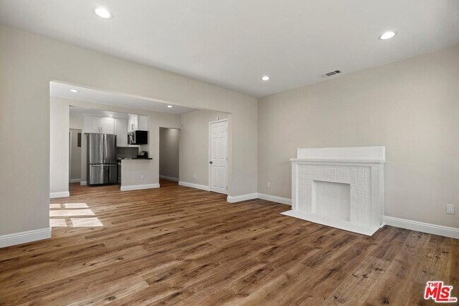 747 N Wilton Place unit 747, Los Angeles, CA 90038 - photo 2