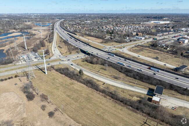 27 miles west of Chicago sits Glen Ellyn, a charming suburb with so much to offer.