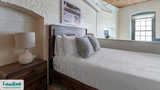 121 S Fremont Ave unit 211, Baltimore, MD 21201 - photo 3