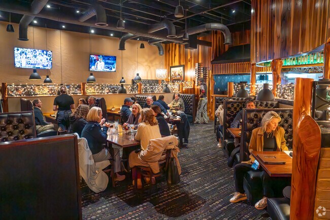 Enjoy a night out at Hamilton's in Moore's Mill.