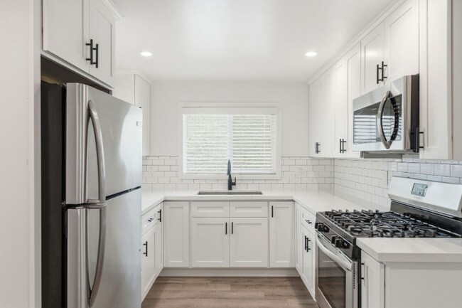 5549 Fulcher Ave, North Hollywood, CA 91601 - photo 7