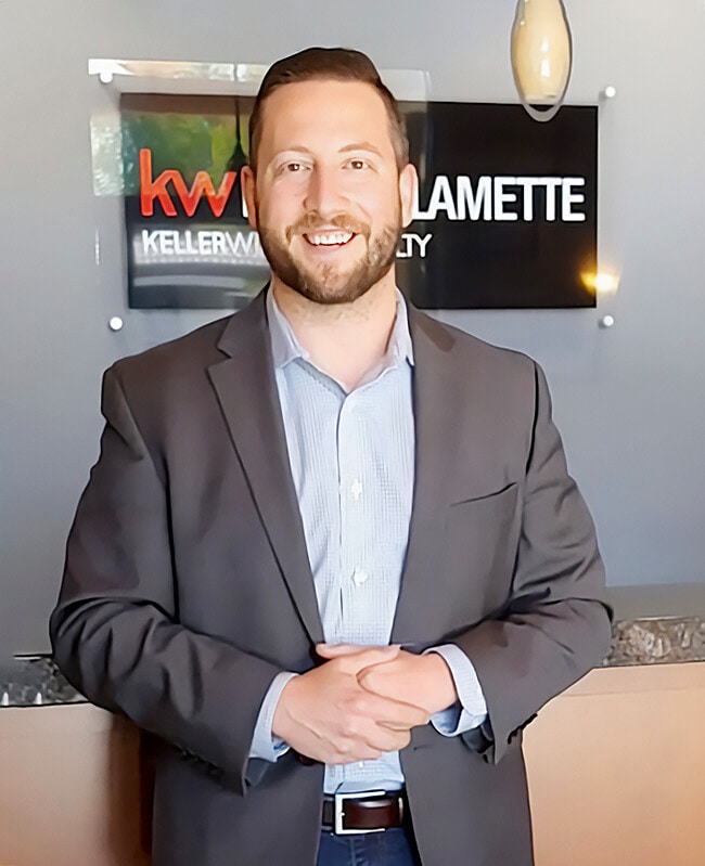 Agent Photo