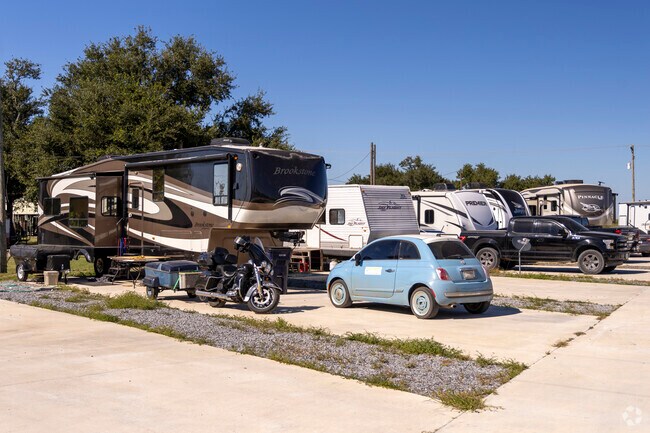 Many of the residents of Cameron come and go with the work at the local plants.